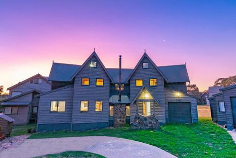 Banjos Chalet Alpine Getaways - Sunshine Coast Tourism 0