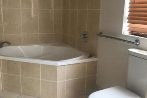 Townsville Strand Lighthouse Apartment 3 - Holiday Sunshine Coast 5
