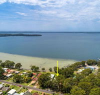 Four Loralyn on the water St. Georges Basin 4pm Check Out Sundays - Holiday Sunshine Coast