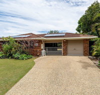 Freshly Renovated Dog Friendly House Walking Distance to Waterfront - Holiday Sunshine Coast