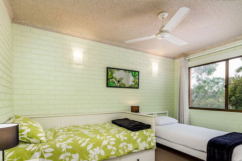 Air Conditioned Unit Stones Throw To The Waterfront - Holiday Sunshine Coast 4