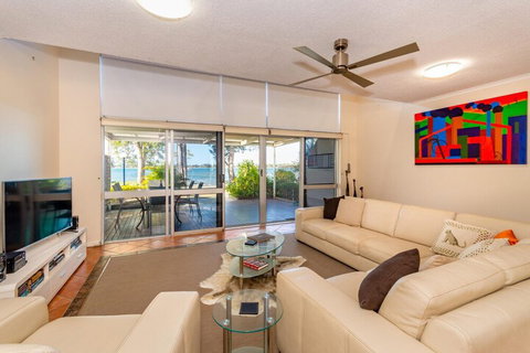 Treat Yourself To Something Special! - Sunshine Coast Tourism 5