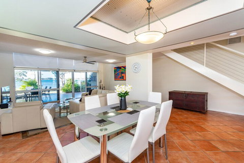 Treat Yourself To Something Special! - Sunshine Coast Tourism 4