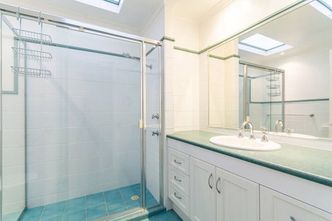 Treat Yourself To Something Special! - Sunshine Coast Tourism 3