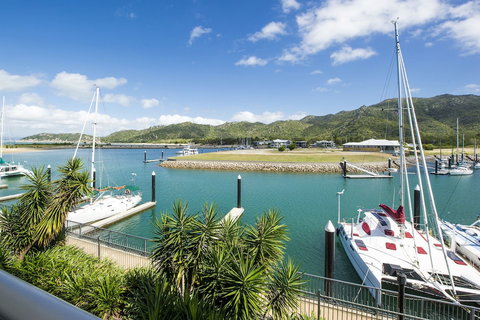 Blue On Blue Studio Room 1222 - Sunshine Coast Tourism 4