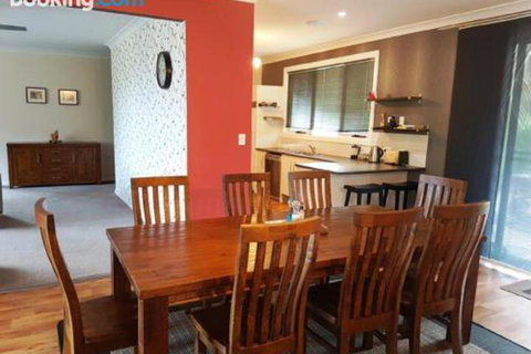 The Old Picnic Ground At Ironstone B & B - Holiday Sunshine Coast 2