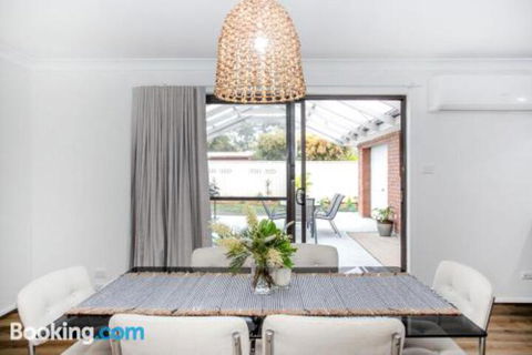 Lake Dreaming 4 Lulworth - Sunshine Coast Tourism 5