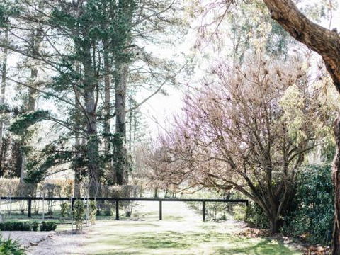 KIRRIEMUIR Burradoo Southern Highlands 4pm Check Out Sunday - Holiday Sunshine Coast 1