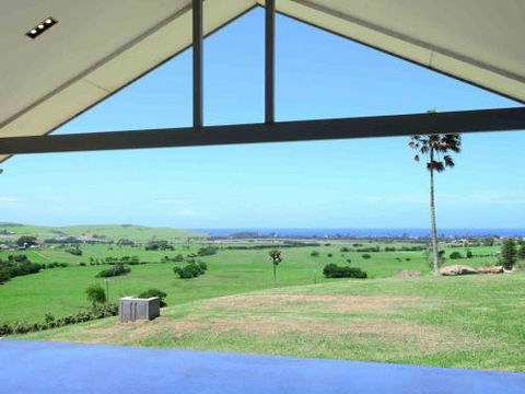ROSE VALLEY Gerringong 4pm Check Out Sundays - Sunshine Coast Tourism 1