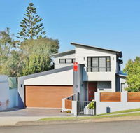 Stonefish Ground floor 4pm Check Out Sundays - Holiday Sunshine Coast