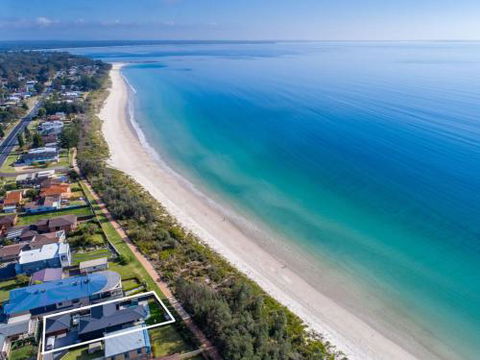 Vukeville Beachfront Luxury With Pool 4pm Check Out Sundays - Holiday Sunshine Coast 2