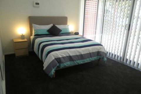 Almonta Apartments On The Water Front - Holiday Sunshine Coast 3
