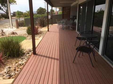 Almonta Apartments On The Water Front - Holiday Sunshine Coast 1