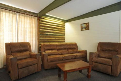 Lakes Entrance Log Cabins - Holiday Sunshine Coast 5