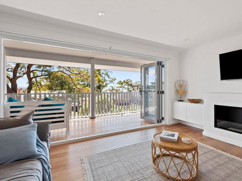 Sea Salt NARRAWALLEE - Sunshine Coast Tourism 3