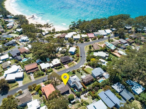 Sea Salt NARRAWALLEE - Sunshine Coast Tourism 1