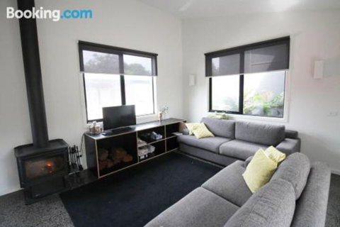 3 Anderson Avenue Sandy Point - Sunshine Coast Tourism 4