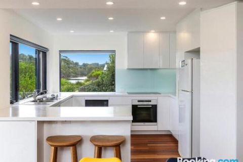 Beachfront Delight 14b Bareena Avenue - Holiday Sunshine Coast 4