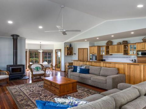 GULL HOUSE Kiama 4pm Check Out Sundays - Holiday Sunshine Coast 3