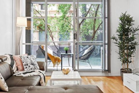 A Bright & Stylish Studio Next To Darling Harbour - Holiday Sunshine Coast 0