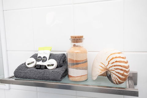 Airlie Sun & Sand Accommodation 2 - Holiday Sunshine Coast 6