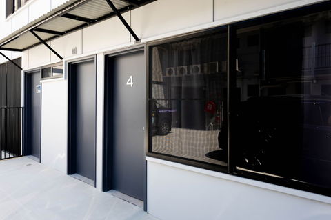 Airlie Sun & Sand Accommodation Studio 1 - Holiday Sunshine Coast 4
