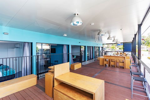 Airlie Sun & Sand Accommodation Studio 1 - Holiday Sunshine Coast 6
