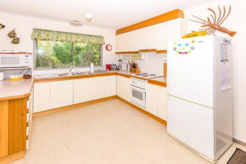 Sixteen Ash Ave Sandy Point - Sunshine Coast Tourism 3