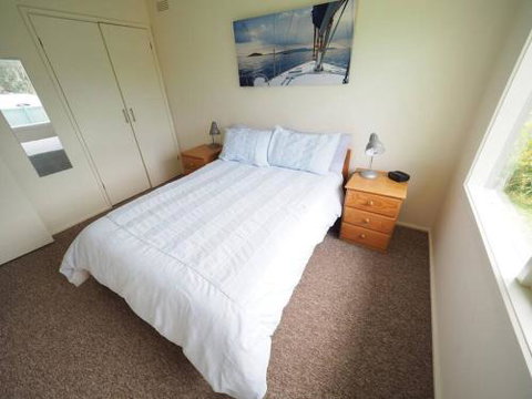 27 Beach Parade Sandy Point - Holiday Sunshine Coast 1