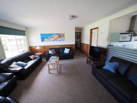 27 Beach Parade Sandy Point - Holiday Sunshine Coast 2