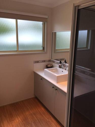 1 Tecoma Avenue Sandy Point - Sunshine Coast Tourism 3