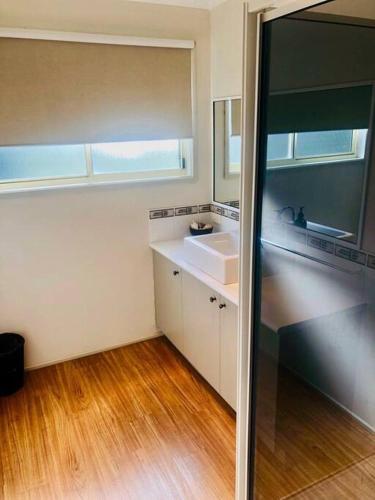 1 Tecoma Avenue Sandy Point - Sunshine Coast Tourism 2