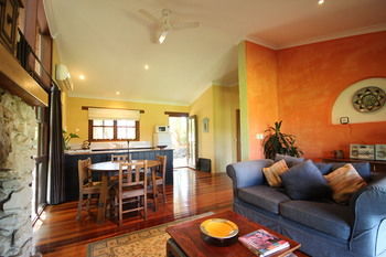 Galnyamba.Friday Creek Retreat - Holiday Sunshine Coast 0