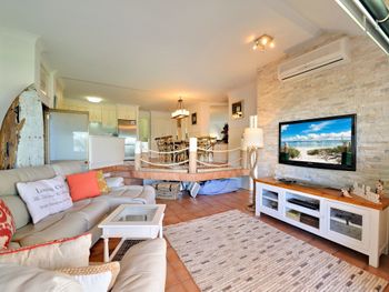Yachtsmans Rest Unit 1 / 37 Victoria Parade - Holiday Sunshine Coast 5