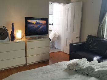 BUDGET BUDGET Marlborough St. Apartments - Sunshine Coast Tourism 3