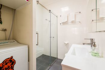 KIM 2BDR West Melbourne Apartment - Holiday Sunshine Coast 6