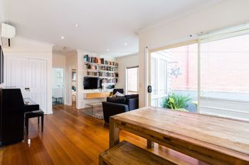 KIM 2BDR West Melbourne Apartment - Holiday Sunshine Coast 5