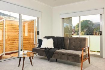 Chic Modern & Designer Apartment - Sunshine Coast Tourism 5