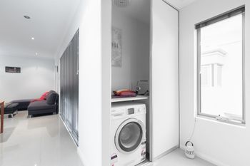 Conveniently Located Luxury Home 10 Mins From CBD - Holiday Sunshine Coast 6