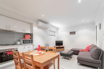 Conveniently Located Luxury Home 10 Mins From CBD - Holiday Sunshine Coast 3