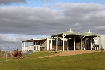 Clunes Cabins Rejuvenate Stays - Sunshine Coast Tourism 0
