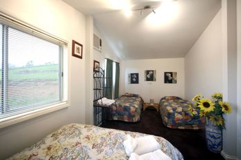 Clunes Cabins Rejuvenate Stays - Sunshine Coast Tourism 1