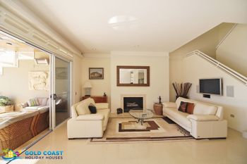 Harbourfront Retreat - Sunshine Coast Tourism 0