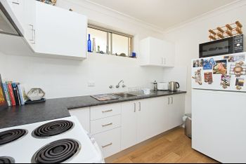 Comfy Convenience In Centennial Park - Holiday Sunshine Coast 3
