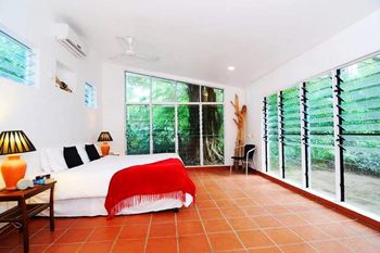 The Oak Beach Beachhouse - Sunshine Coast Tourism 5