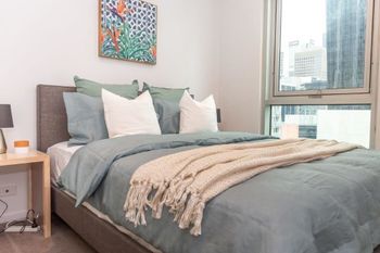 Melbourne City Apartment With Parking - Sunshine Coast Tourism 2