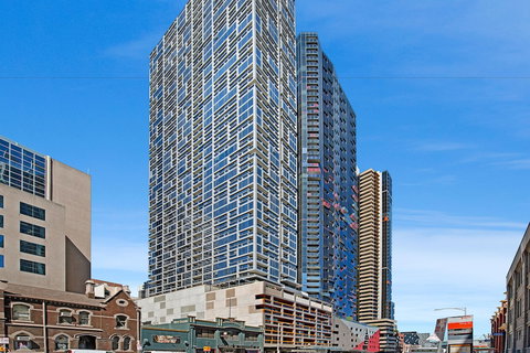 The Fifth Serviced Apartments - Holiday Sunshine Coast 0