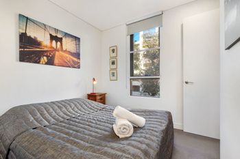 Surry Hills Modern Apartment 7 Bedford - Sunshine Coast Tourism 2