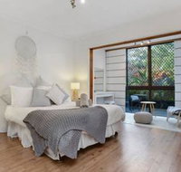 Coolangatta Beachside Villas - Holiday Sunshine Coast