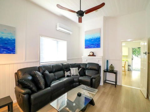Waterside Retreat - Holiday Sunshine Coast 6